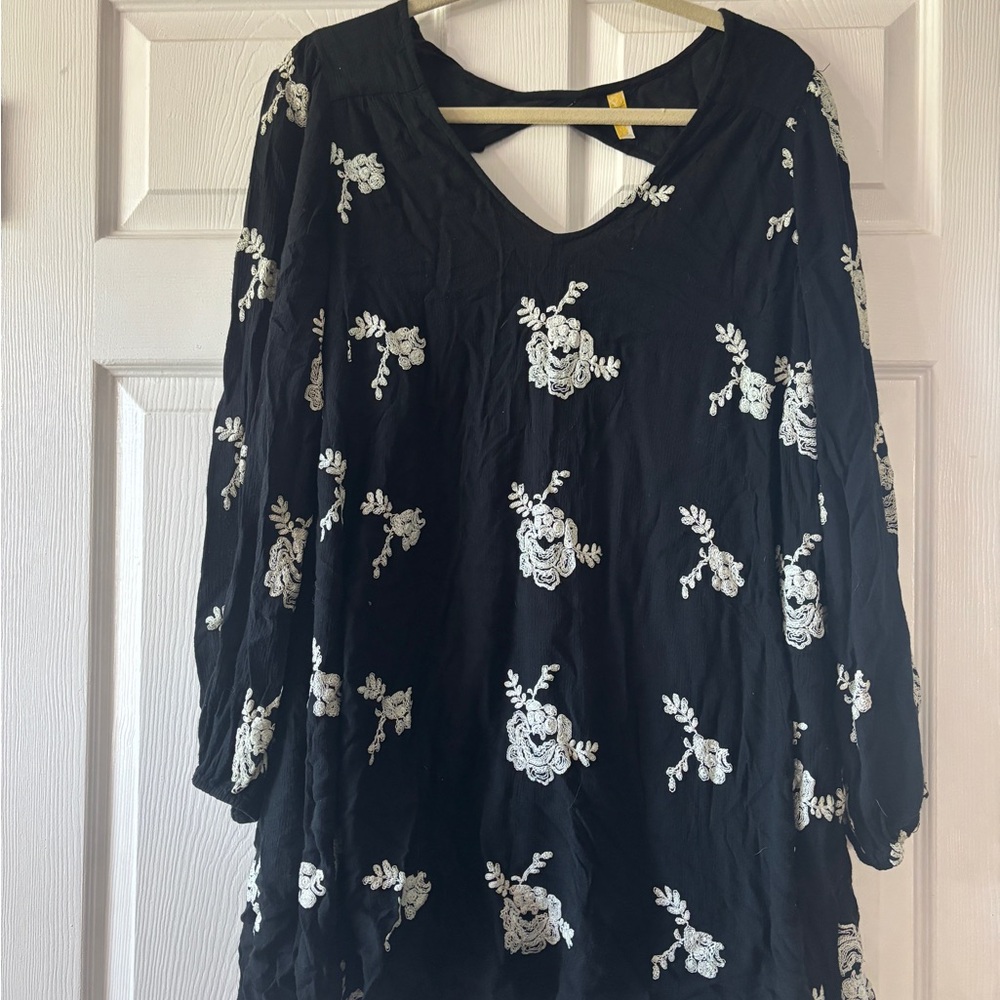 Free People Boho Black Floral Embroidered Blouse